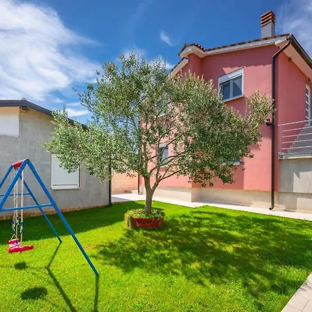 Family Nicole By Interhome Casa vacanze Pola