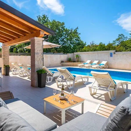Family Nicole By Interhome Casa vacanze