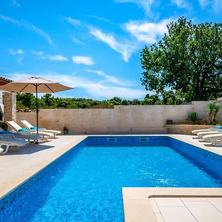 Family Nicole By Interhome Casa vacanze Pola