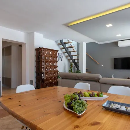 Family Nicole By Interhome Pola